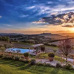 Casale Dei Gelsomini 8, Emma Villa Todi