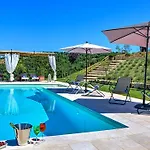Casale Dei Gelsomini 8, Emma * Todi