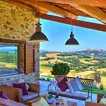 Villa Casale Dei Gelsomini 8, Emma Todi