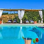Villa Casale Dei Gelsomini 8, Emma Todi