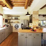 Casale Dei Gelsomini 8, Emma *