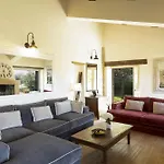 Villa Casale Dei Gelsomini 8, Emma *