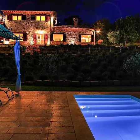 Casale Dei Gelsomini 8, Emma فيلة