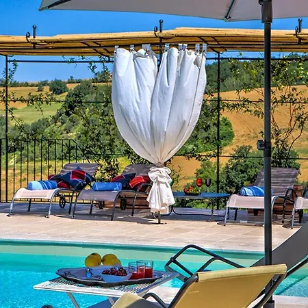 Casale Dei Gelsomini 8, Emma *