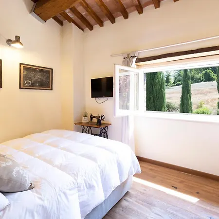 Casale Dei Gelsomini 8, Emma Βίλα Τόντι