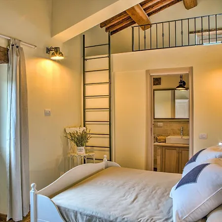 Casale Dei Gelsomini 8, Emma