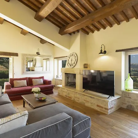 Casale Dei Gelsomini 8, Emma تودي