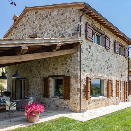 Villa Casale Dei Gelsomini 8, Emma Todi
