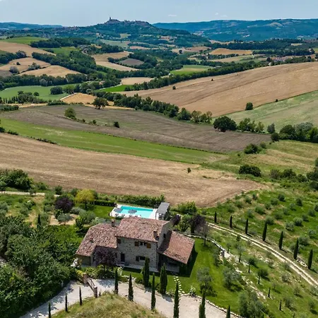 Villa Casale Dei Gelsomini 8, Emma Todi