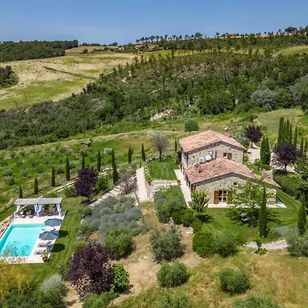 Casale Dei Gelsomini 8, Emma Todi