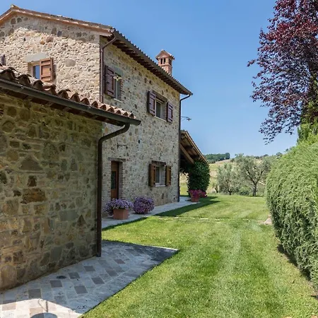 Casale Dei Gelsomini 8, Emma *