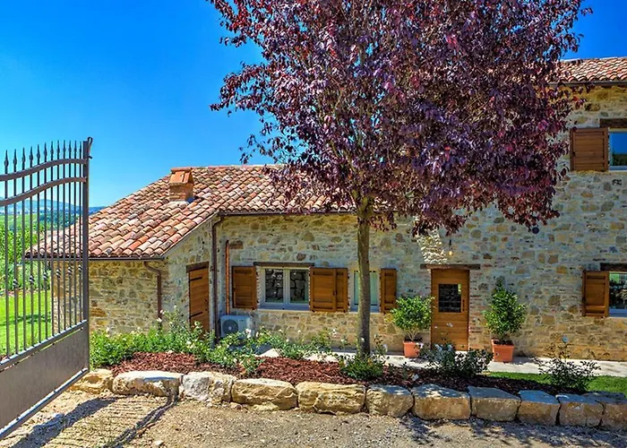 Casale Dei Gelsomini 8, Emma Villa *