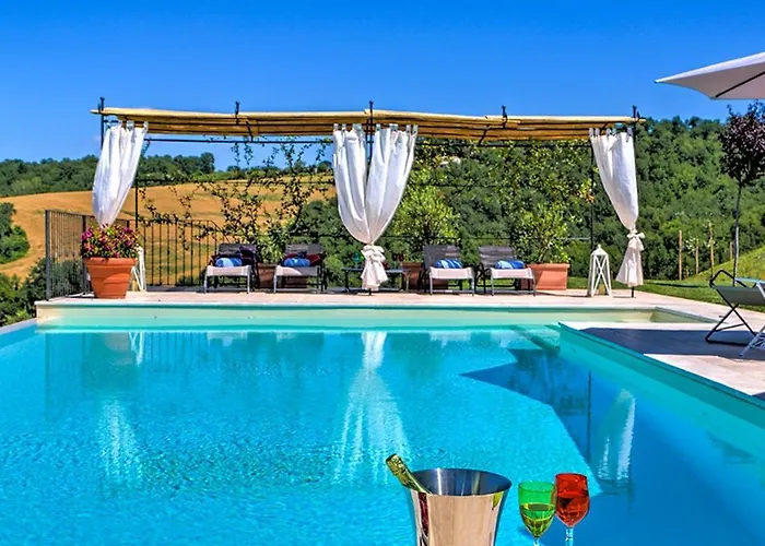 Villa Casale Dei Gelsomini 8, Emma Todi