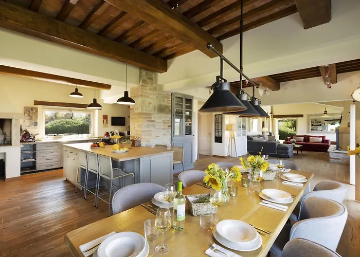 Villa Casale Dei Gelsomini 8, Emma Todi