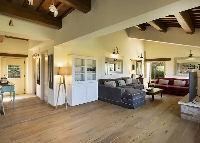 Villa Casale Dei Gelsomini 8, Emma *