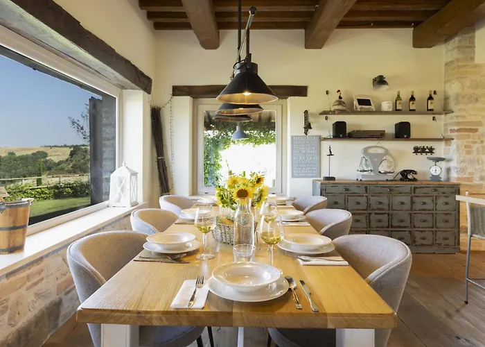 Villa Casale Dei Gelsomini 8, Emma Todi